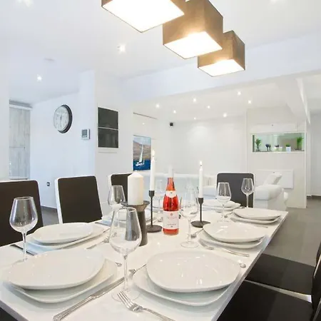 Villa In Playa Blanca Sleeps 8 Includes Swimming Pool Air Con And Wifi Playa Blanca (Lanzarote)